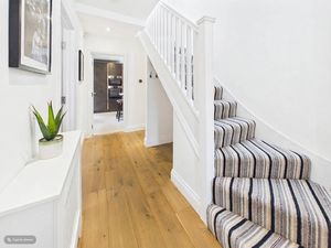 ENTRANCE HALLWAY- click for photo gallery